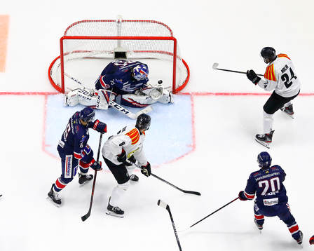Mål för Brynäs förbi Linköpings målvakt Niklas