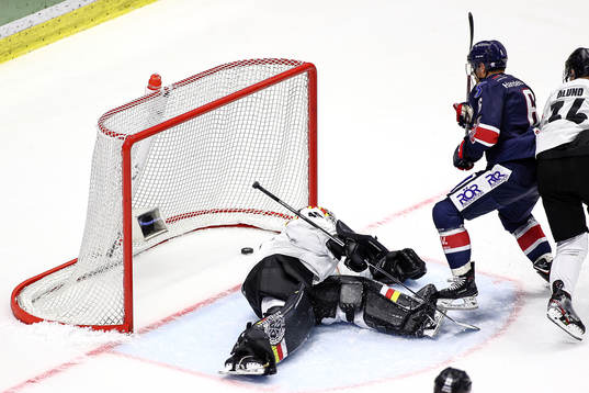 Mål 5-4 av Linköpings Jonas Holös förbi Brynäs