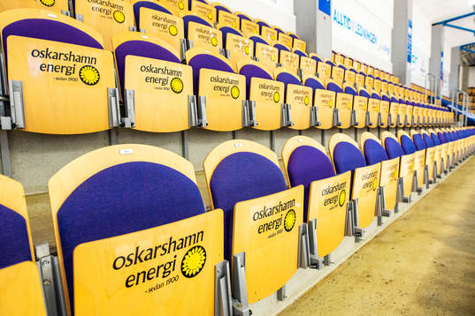 Tomma stolar på Be-Ge Hockey Center