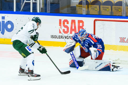 Oskarshamns målvakt Joe Cannata och Färjestads Richard