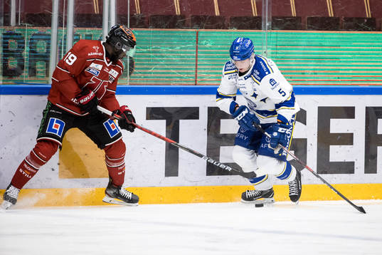 Örebros Daniel Muzito Bagenda och Leksands Calle Själin