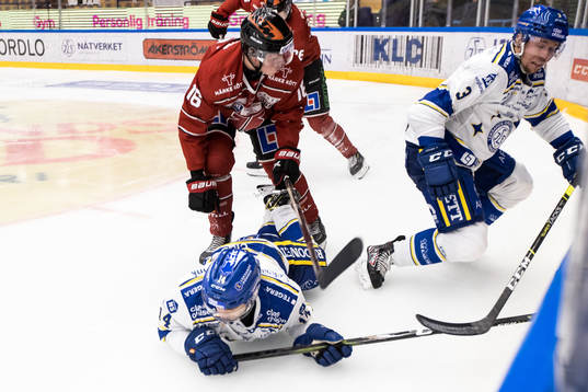 Leksands Oskar Lang och Örebros Lukas Pilö och Leksands