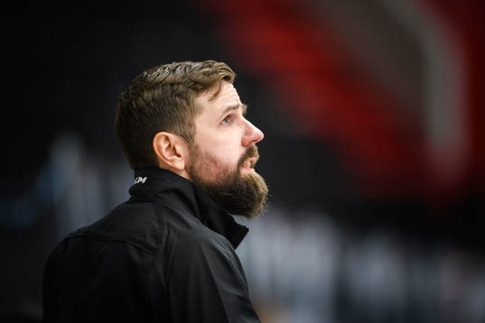 Väsbys tränare Viktor Tuurala