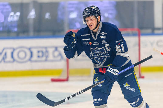 Karlskogas Mikael Eriksson jublar