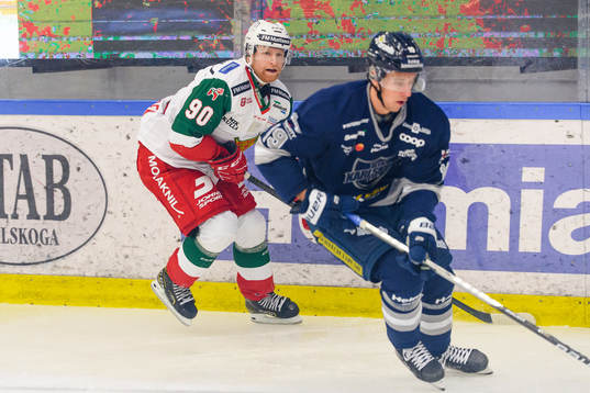 Moras Daniel Ljunggren och Karlskogas Filip Roos