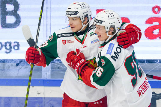 Moras Nils Thomasson och Lukas Wernblom jublar