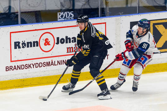 s Isak Salqvist och Västerviks Tim Wahlgren