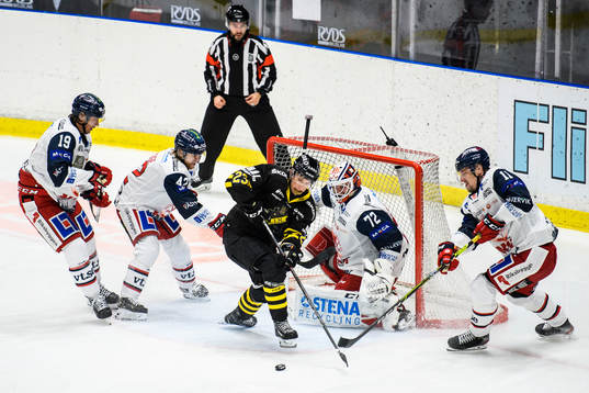s Fredric Weigel mot Västerviks Viktor Liljegren, Oskar