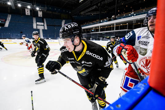 s Isak Salqvist och Västerviks Kellen Jones