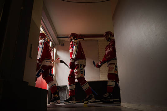 Timrås Jeremy Boyce-Rotevall innan ishockeymatchen i