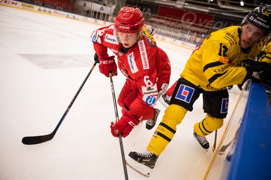 Almtunas Filip Hasa och Västerås Fredrik Johansson