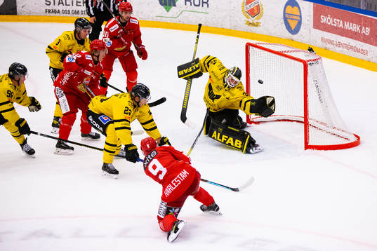 Almtunas Hampus Harlestam gör 2-3