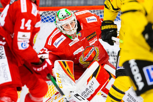 Almtunas målvakt Erik Hanses