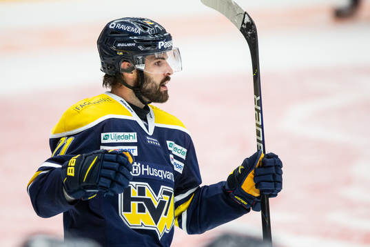 s Linus Fröberg jublar