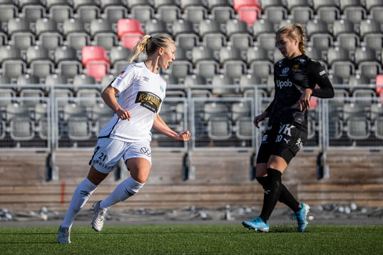 Bläddra bland fler bilder av Fotboll, Damallsvenskan, Umeå - Kopparbergs/Göteborg