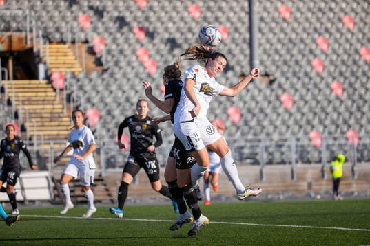 Umeås Lisa Dahlkvist och Göteborgs Pauline Hammarlund i