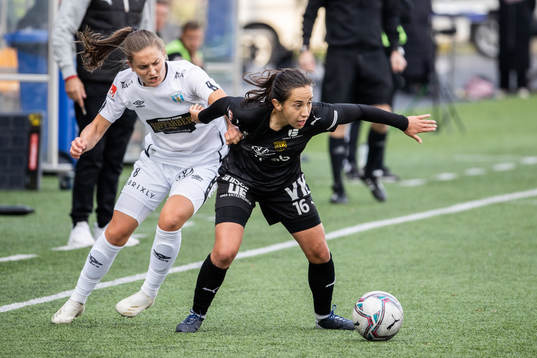 Göteborgs Vilde Böe Risa och Umeås Briana Campos