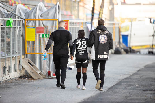 Umeås Monica Jusu Bah leds av planen