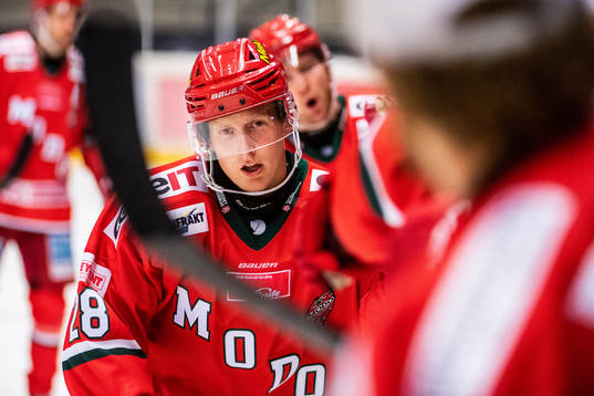Modos Linus Pettersson jublar