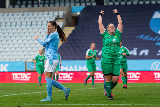 Malmö FFs Malin Gunnarsson och Lilla Beddinges Ulrika