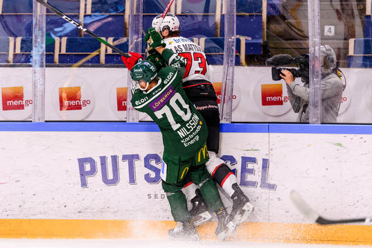 Färjestads Jacob Nilsson och Malmö Redhawks Adam Ollas
