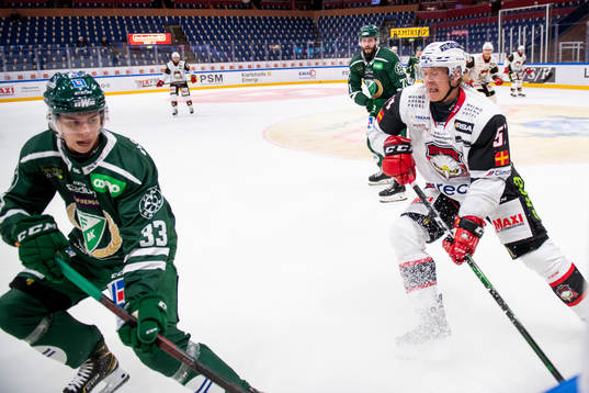 Färjestads Albert Johansson och Malmö Redhawks Emil