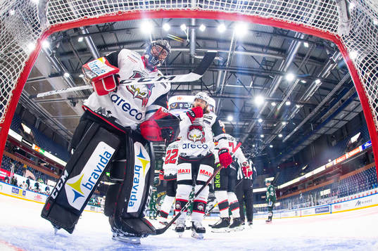Malmö Redhawks målvakt Oscar Alsenfelt och Adam Brodecki