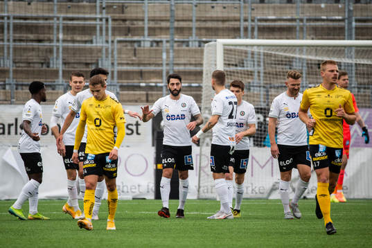 Örebros Nahir Besara jublar