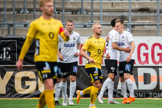 Örebros Rasmus Karjalainen jublar