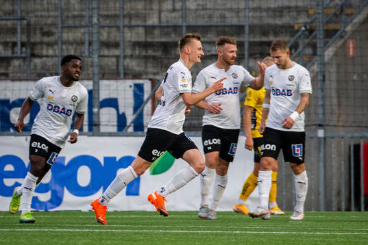 Örebros Rasmus Karjalainen jublar