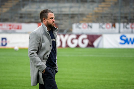 Elfsborgs manager Jimmy Thelin deppar