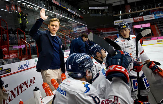 Linköpings tränare Bert Robertsson är arg