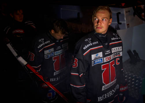 Örebros Christopher Mastomäki utan hjälm