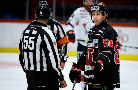 Örebros Mathias Bromé reagerar
