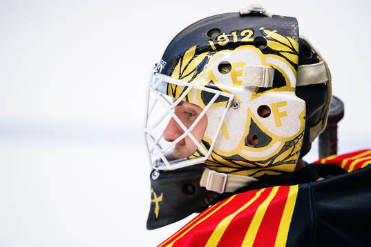 Brynäs målvakt Viktor Andrén hjälm