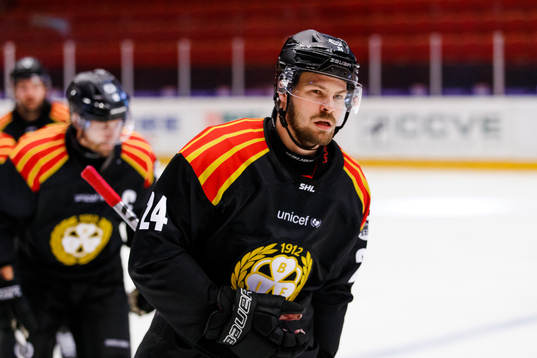 Brynäs Emil Molin jublar