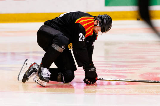 Brynäs Emil Molin har ont