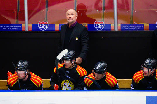 Brynäs tränare Peter Andersson deppar