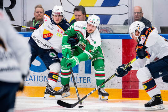 Djurgårdens William Eklund och Rögles Simon Ryfors
