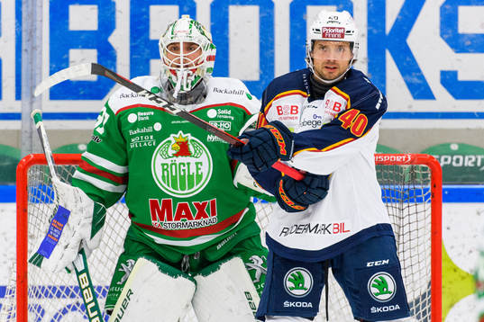 Rögles målvakt Johan Gustafssonoch Djurgårdens Jacob
