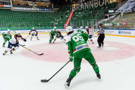 Rögles Eric Gelinas med pucken