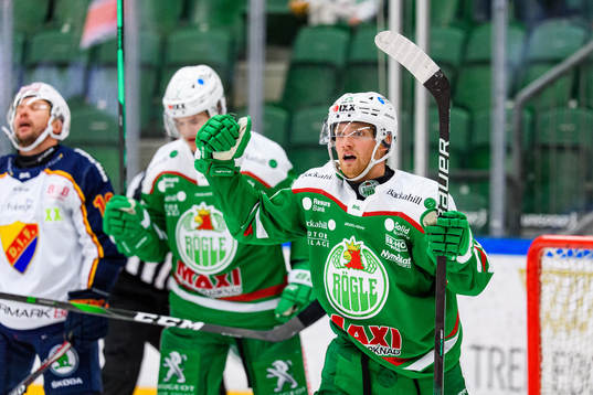 Rögles Simon Ryfors jublar