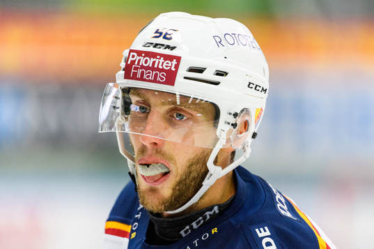 Djurgårdens Robin Norellunder ishockeymatchen i SHL mellan