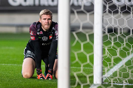 Örgrytes målvakt Fredrik Andersson deppar