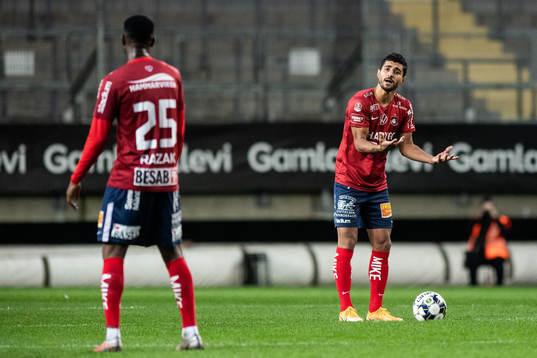 Örgrytes Abdoul Razak och Ailton Jose Almeida i en