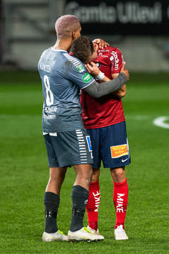 Brages Seth Kanteh Hellberg tröstar Örgrytes Lukas
