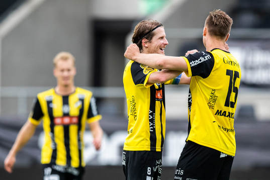 Häckens Erik Friberg och Alexander Söderlund jublar