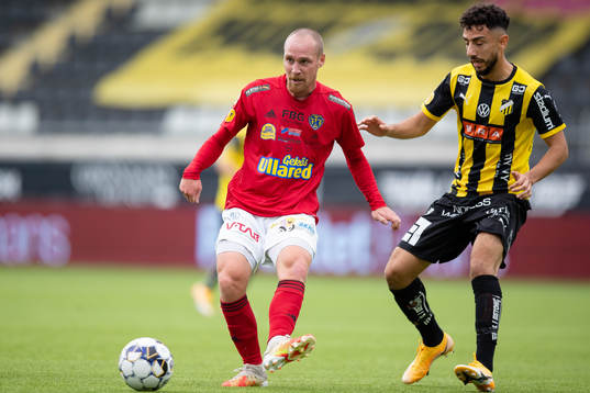 Falkenbergs Christoffer Carlsson och Häckens Daleho