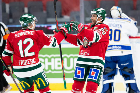 Frölundas Joel Lundqvist jublar med Max Friberg