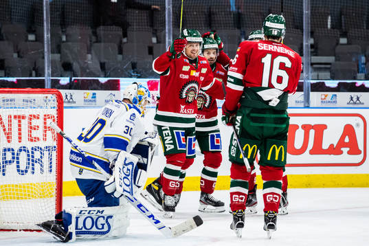 Frölundas Nicklas Lasu jublar med lagkamrater